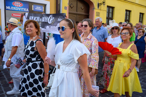 Starówka Jazz Festival - 14.07.2023 - Parada nowoorleańska. Muzycy wraz z publicznością.