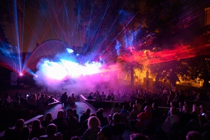 Festiwal Nauki i Techniki - Dzień II - pokaz laserowy na finał Festiwalu Nauki i Techniki w Amfiteatrze