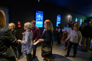 Koncert: Soyka Kwartet - Publiczność w hallu kina Marzenie