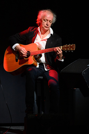 Koncert: Soyka Kwartet - Na scenie gitarzysta Soyka Kwartet Przemysław Greger