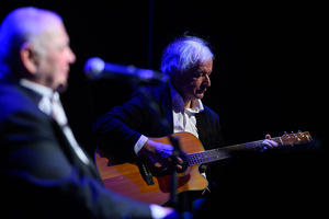 Koncert: Soyka Kwartet - Na scenie gitarzysta Soyka Kwartet Przemysław Greger