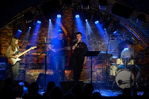 Koncert S.M.Rock - 14.03.2023 - Scena S.M.Rock w akcji - Uczniowie występują.