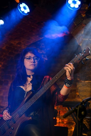 Koncert S.M.Rock - 14.03.2023 - Scena S.M.Rock w akcji - Uczniowie występują.