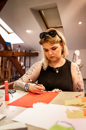 Wakacje z otwARTą: Warsztaty animacji poklatkowej - Uczestnicy podczas warsztatów - praca nad animacją.