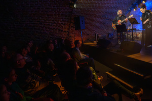 Koncert świąteczny: Mika Urbaniak & Victor Davies - Mika Urbaniak & Victor Davies na scenie Piwnic TCK