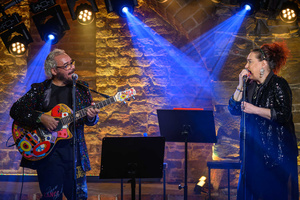 Koncert świąteczny: Mika Urbaniak & Victor Davies - Mika Urbaniak & Victor Davies na scenie Piwnic TCK