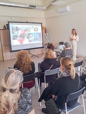 Dzień Kobiet w Dom.Ku - Uczestniczki Dnia Kobiet podczas wykładu