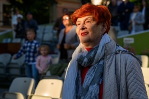 Koncert Chóralne Majówki: Chór GOS.pl - Widzka zasłuchana w koncercie