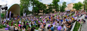 39. TNF: Dzień 3 (1.06.2025) - Rodzice z pociechami na widowni w Amfiteatrze Letnim