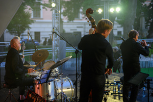 Starówka Jazz Festival 2025 - Koncert I - Na scenie tarnowskiego amfiteatru Five O'Clock Orchestra
