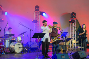 Starówka Jazz Festival 2025 - Koncert II - Stanula Sekstet na scenie amfiteatru letniego