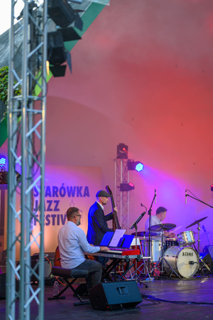 Starówka Jazz Festival 2025 - Koncert II - Stanula Sekstet na scenie amfiteatru letniego