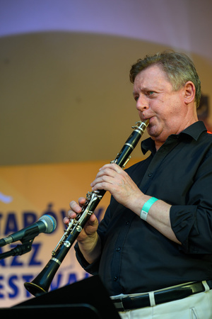Starówka Jazz Festival 2025 - Koncert III - RB Dixie Five na scenie tarnowskiego amfiteatru
