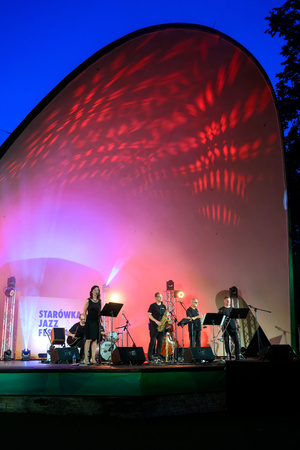 Starówka Jazz Festival 2025 - Koncert III - South Silesian Brass Band na scenie tarnowskiego amfiteatru