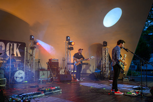 Rock na Starówce - Na scenie występujący zespół Jarka Tuckiego.