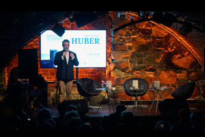 Spotkanie autorskie i premiera książki Krzysztofa Hubera