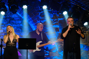 Koncert: SM Rock - Występ uczniów i nauczycieli szkoły S.M.Rock przy udziale publiczności.