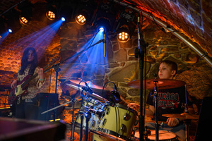 Koncert: SM Rock - Występ uczniów i nauczycieli szkoły S.M.Rock przy udziale publiczności.