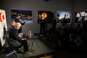 40. TNF: Prolog - Wernisażowa publiczność podczas spotkania
