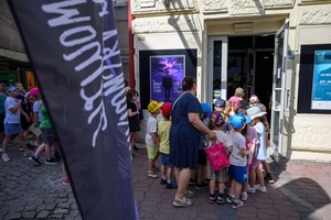 40. TNF: Dzień 6 (27.05.26) - Najmłodsi widzowie przybywający do Marzenia na projekcje Filmów Młodego Widza