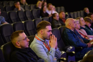 40. TNF: Dzień 7 (28.05.26) - W sali kinowej widzowie podczas spotkania z twórcami filmu "Pojedynek"