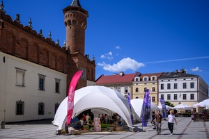 40. TNF: Dzień 8 (29.05.26) - Filmowy Rynek: widok na namiot festiwalowy