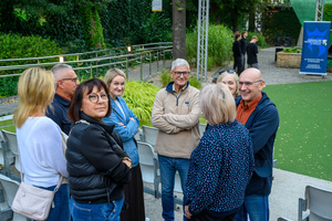Koncert: Paragrafy i nuty - Publiczność gromadząca się przed koncertem w amfiteatrze
